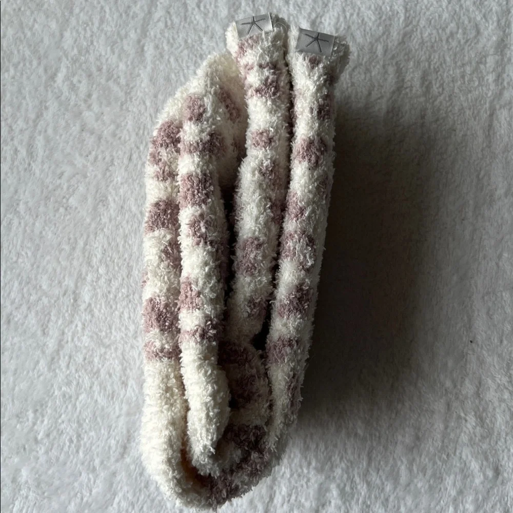 Barefoot Dreams CozyChic Cream/Stone Socks - Picture 6 of 8